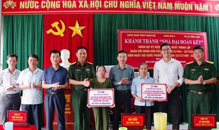 Quân khu 4: Tặng 2 nhà 