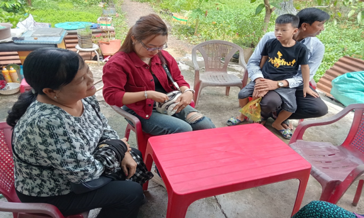 Hội Nạn nhân chất độc da cam/dioxin xã Hiệp Hoà trao học bổng cho học sinh nghèo vượt khó