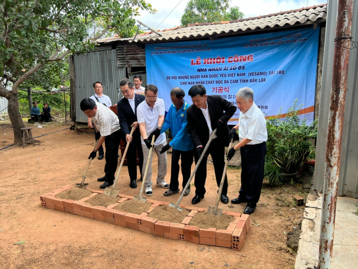 Applying biotechnology for sustainable development of the country in the new situation