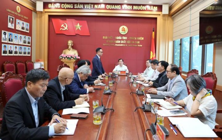 Trung ương Hội làm việc với Quỹ Aquitara tại Việt Nam