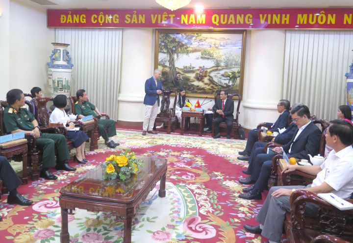 Đoàn công tác Đại sứ quán Vương quốc Bỉ và Trung ương Hội thăm, làm việc tại tỉnh Đồng Nai