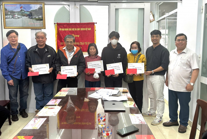 Hội Bảo trợ trẻ em Việt Nam nhiễm dioxin tại Pháp trao học bổng cho nạn nhân chất độc da cam Đà Nẵng