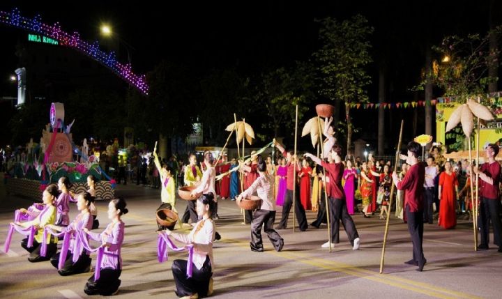 Nghệ An: Tưng bừng, đa sắc màu văn hóa trên Quảng trường Hồ Chí Minh trong 