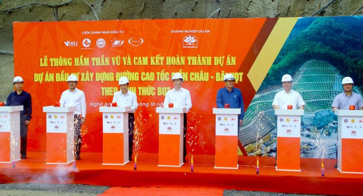 Chính thức thông xe hầm Thần Vũ trong dự án Đường cao tốc Diễn Châu – Bãi Vọt