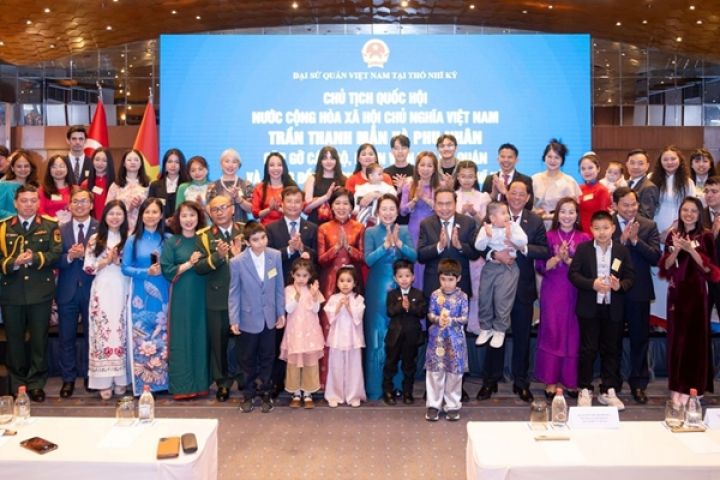 Chủ tịch Quốc hội Trần Thanh Mẫn gặp gỡ cộng đồng người Việt Nam tại Thổ Nhĩ Kỳ