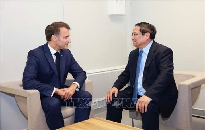 Thủ tướng Phạm Minh Chính hội kiến Tổng thống Pháp Emmanuel Macron