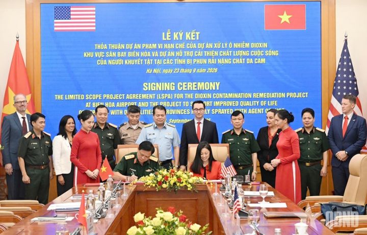 Việt Nam - Hoa Kỳ ký kết thỏa thuận thực hiện các dự án khắc phục hậu quả chiến tranh