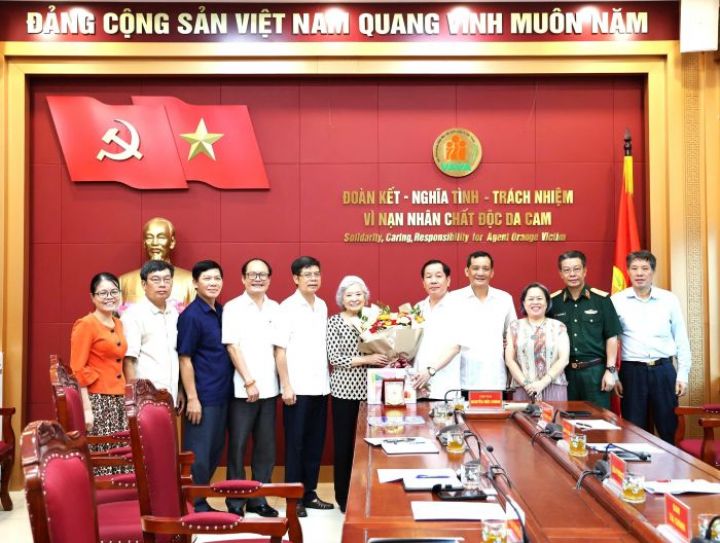 Trung ương Hội tiếp và làm việc với bà Trần Tố Nga