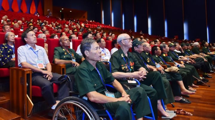 Chủ tịch nước quyết định hai mức quà tặng cho người có công với cách mạng nhân dịp Tết Nguyên đán Bính Ngọ