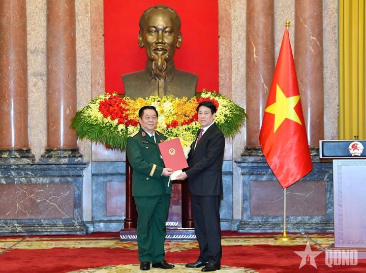 Trao Quyết định bổ nhiệm chức vụ Chủ nhiệm Tổng cục Chính trị Quân đội nhân dân Việt Nam và thăng quân hàm Đại tướng, Thượng tướng đối với các đồng chí cán bộ Quân đội