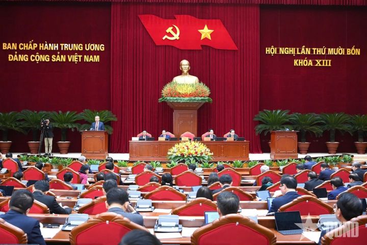 Ngày làm việc thứ nhất Hội nghị Trung ương 14 khóa XIII