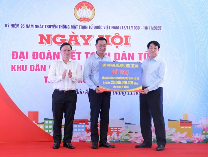 Chủ tịch nước Lương Cường dự Ngày hội Đại đoàn kết toàn dân tộc tại thành phố Đà Nẵng