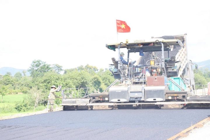 Thủ tướng nghiêm khắc phê bình 22 bộ, ngành, cơ quan trung ương và 12 địa phương giải ngân thấp dưới mức trung bình cả nước