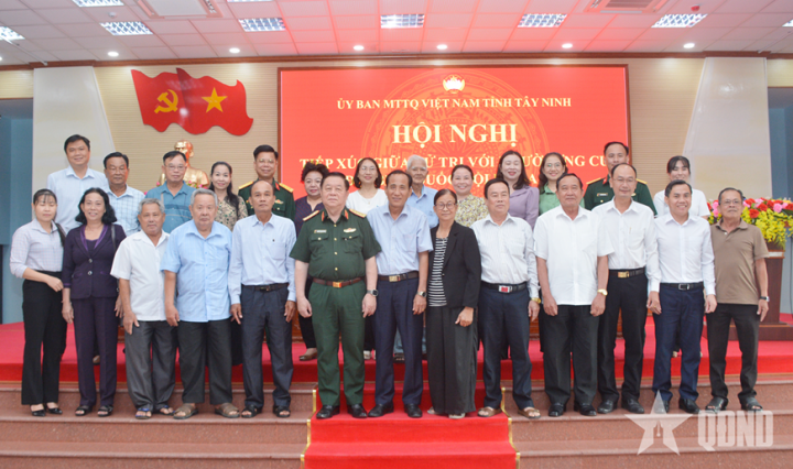 Chăm lo an sinh, xây thế vững quốc phòng, an ninh