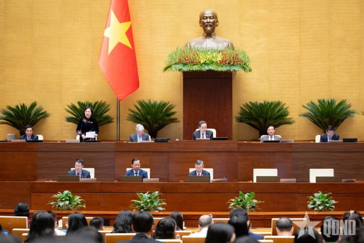 Đại biểu Quốc hội đề xuất nâng lương cơ sở lên 2,65-2,7 triệu đồng/tháng