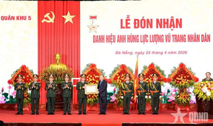 Tổng Bí thư, Chủ tịch nước Tô Lâm dự Lễ đón nhận danh hiệu Anh hùng Lực lượng vũ trang nhân dân của Quân khu 5