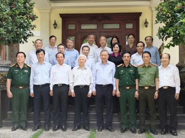 Tổng Bí thư, Chủ tịch nước Tô Lâm thăm các đồng chí nguyên lãnh đạo Đảng, Nhà nước và Mẹ Việt Nam Anh hùng