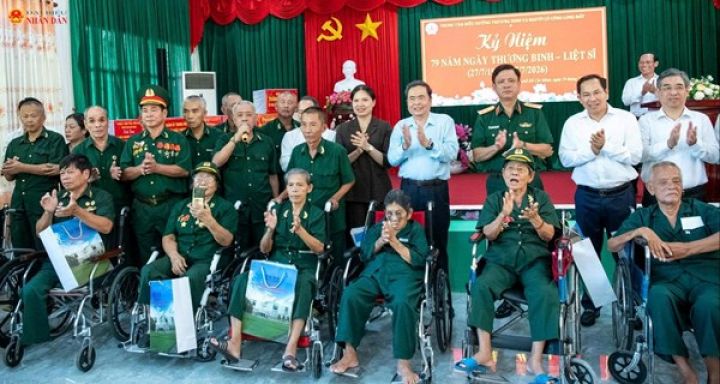 Chủ tịch Quốc hội Trần Thanh Mẫn thăm, tri ân người có công tại Thành phố Hồ Chí Minh