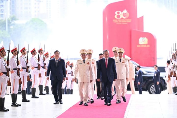 Tổng Bí thư Tô Lâm dự Lễ kỷ niệm 80 năm Ngày truyền thống Công an nhân dân, 20 năm Ngày hội toàn dân bảo vệ an ninh Tổ quốc và đón nhận Huân chương Sao vàng lần thứ V