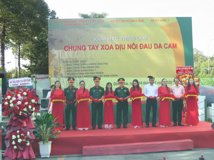 Khai mạc triển lãm “Chung tay xoa dịu nỗi đau da cam” tại tỉnh Đồng Nai