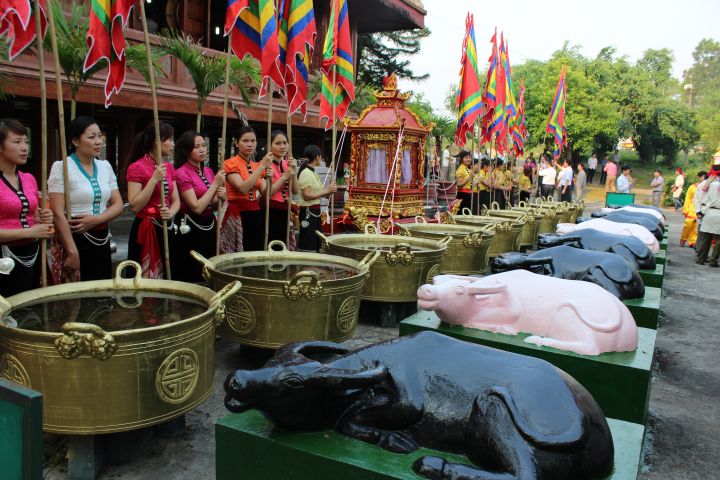 Lễ hội ngôi Đền thờ 9 vị thành hoàng trên núi ở miền Tây Nghệ An