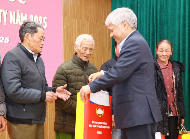 Nghệ An: Tết ấm mọi miền quê