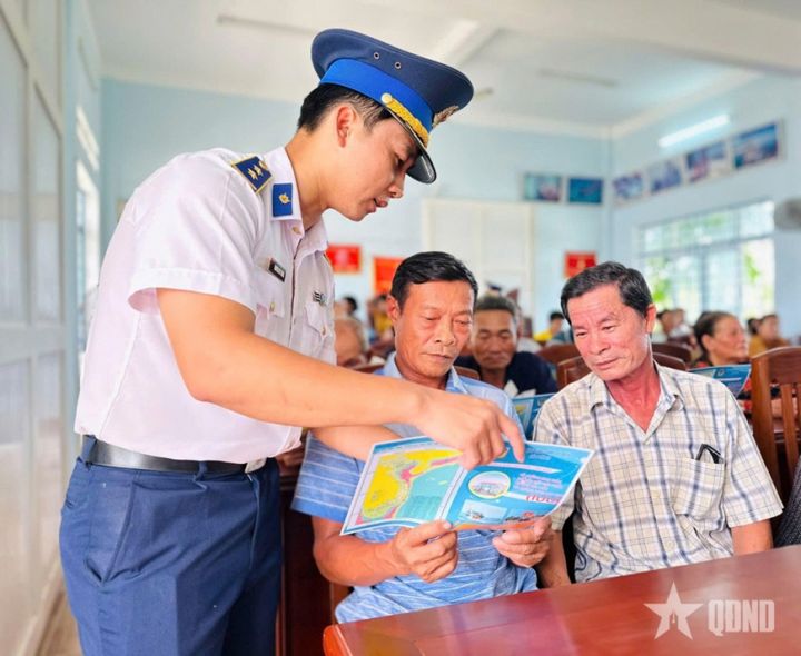 Vùng Cảnh sát biển 2: Nhiều chương trình, mô hình giúp dân hiệu quả