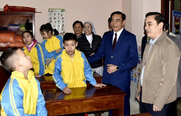 Hà Tĩnh phấn đấu chăm sóc tốt đối với trẻ có hoàn cảnh khó khăn