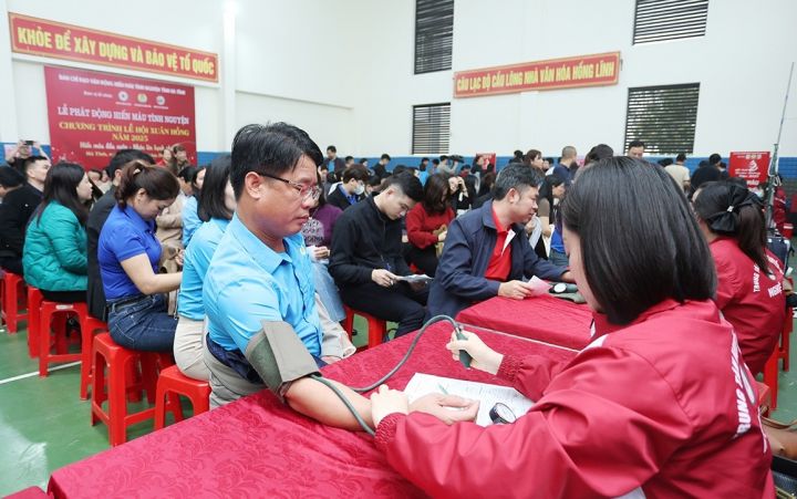 Hà Tĩnh hiến máu “Lễ hội Xuân hồng” năm 2025
