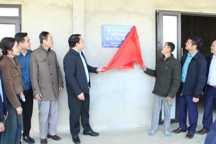 Nghệ An: Nhiều hộ nghèo ở vùng lũ Quỳ Châu có nhà mới đón Tết