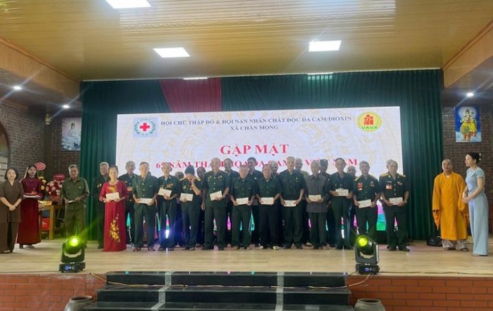 Chuông chùa Bình Sơn và lời nguyện cầu cho khát vọng vươn lên của nạn nhân chất độc da cam