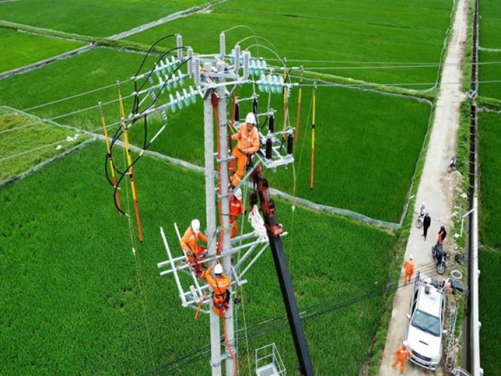 Công ty Điện lực Hà Tĩnh chủ động đảm bảo cung ứng điện mùa nắng nóng 2026