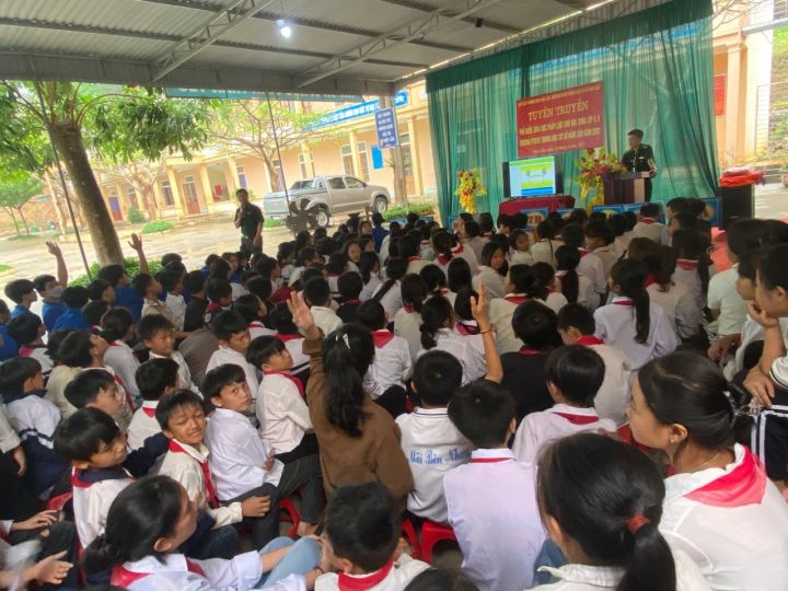 Day dứt nạn tảo hôn ở vùng cao Nghệ An