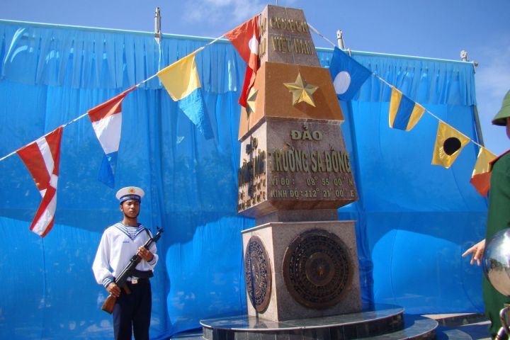 THƠ VỀ TRƯỜNG SA