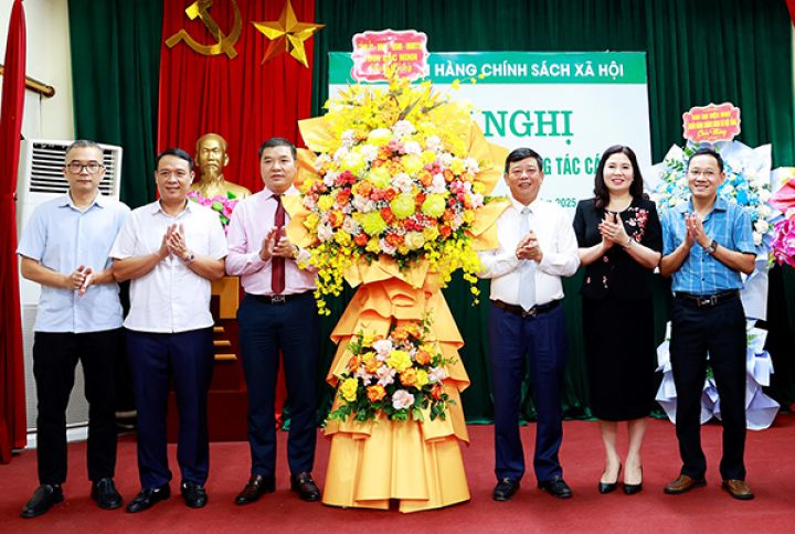 Công bố Quyết định bổ nhiệm Giám đốc chi nhánh NHCSXH tỉnh Bắc Ninh