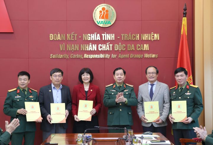 Trung ương Hội công bố các quyết định về tổ chức, nhân sự