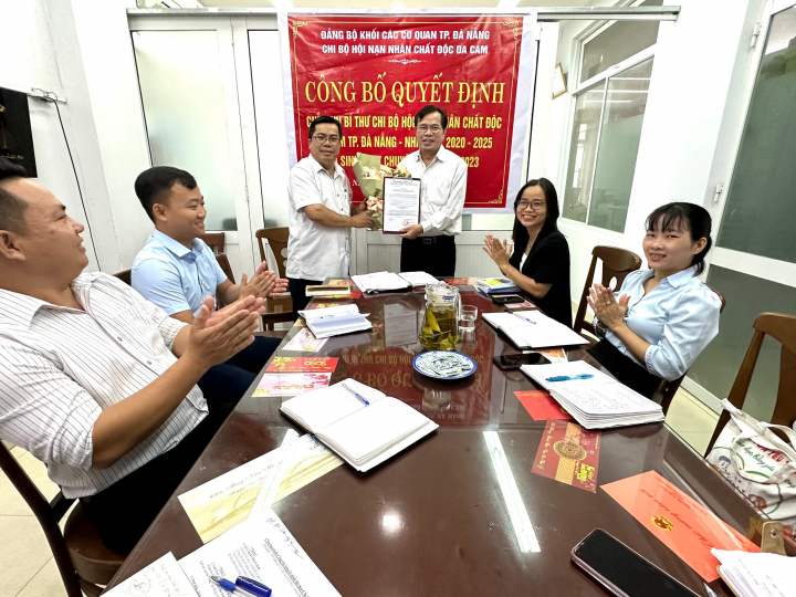 Chi bộ Hội Nạn nhân chất độc da cam/dioxin TP Đà Nẵng Công bố quyết định chỉ định Bí thư Chi bộ