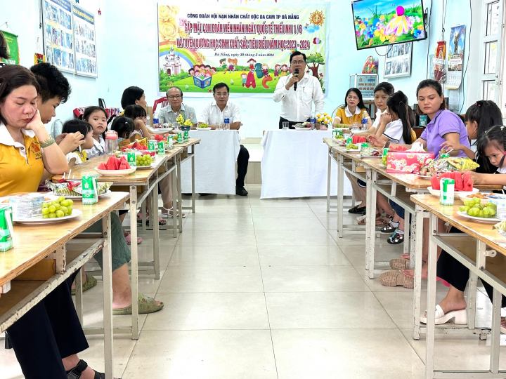 Hội thành phố Đà Nẵng: Công đoàn khen thưởng cho con của đoàn viên tiêu biểu năm học 2023-2024