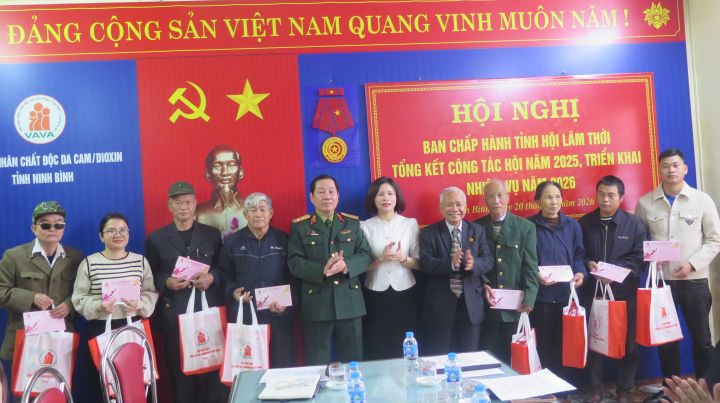 Hướng mạnh về cơ sở, kiện toàn tổ chức hội và giúp đỡ nạn nhân nhiều hơn