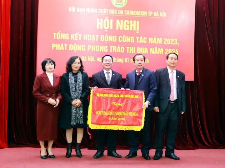 Hội thành phố Hà Nội: Tổng kết năm 2023, triển khai nhiệm vụ và phát động  thi đua năm 2024