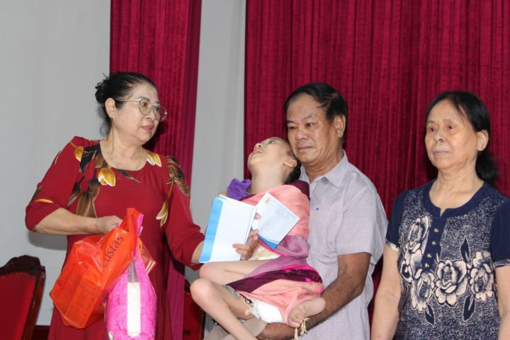 Nạn nhân chất độc da cam thành phố Vinh không còn nhà ở dột nát