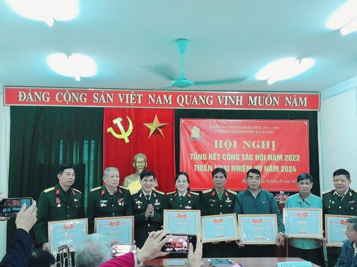 Hội thành phố Hạ Long: Tổng kết công tác năm 2023 và triển khai nhiệm vụ năm 2024.