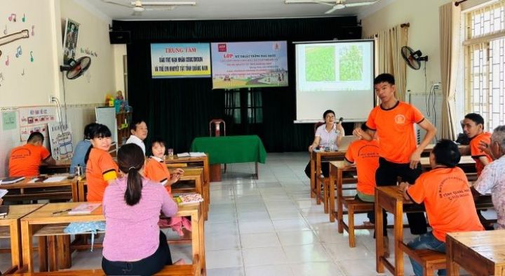 Hội tỉnh Quảng Nam: Tập huấn kỹ thuật trồng rau sạch cho nạn nhân chất độc da cam và trẻ em khuyết tật